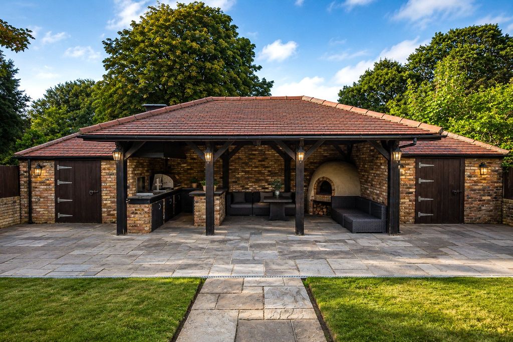 Additional image 26 of 7 bed detached house for saleManor Road, Potters Bar, Hertfordshire EN6