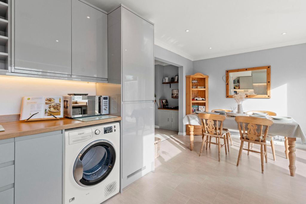 Additional image 11 of 3 bed semi-detached house for saleKings Avenue, Newhaven BN9