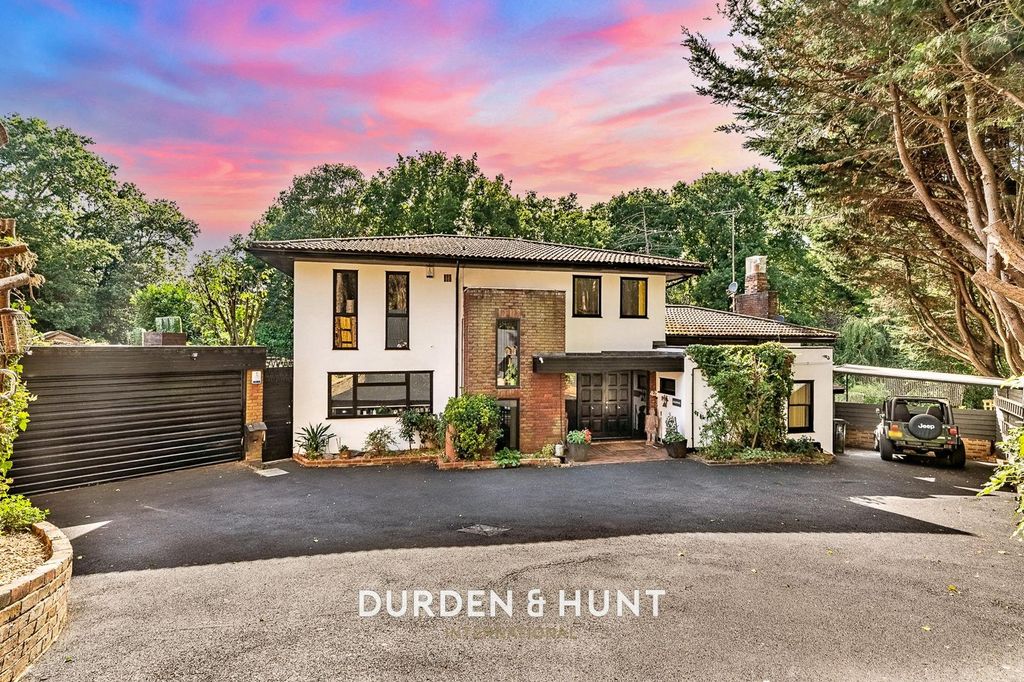4 bed detached house for saleBaldwins Hill, Loughton IG10