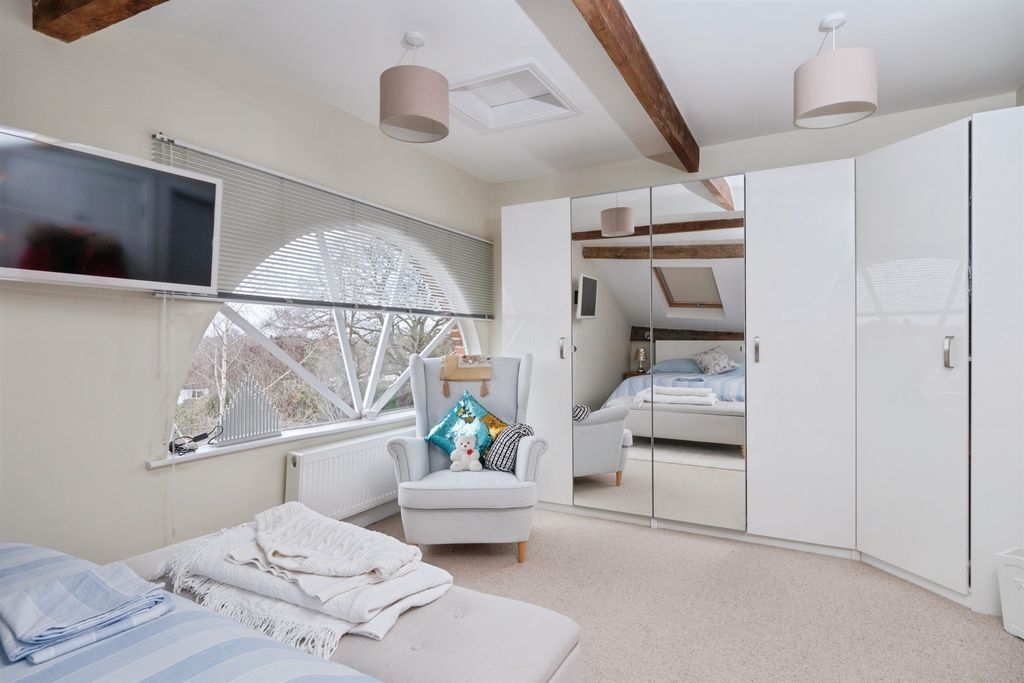 Additional image 15 of 3 bed semi-detached house for saleHigh Street, Newport Pagnell MK16