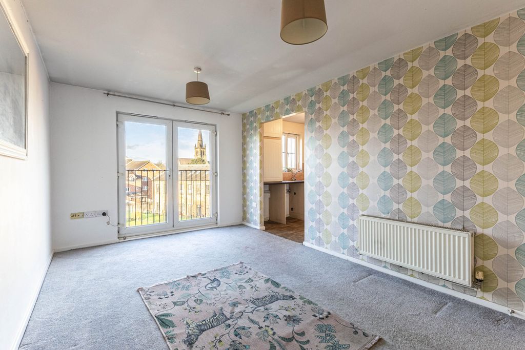 2 bed flat for saleMoorcroft, Ossett WF5 photo 3