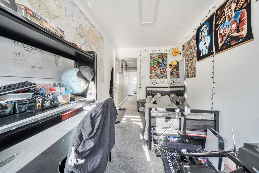 Additional image 21 of 6 bed semi-detached house for saleLaughton Road, Northolt UB5