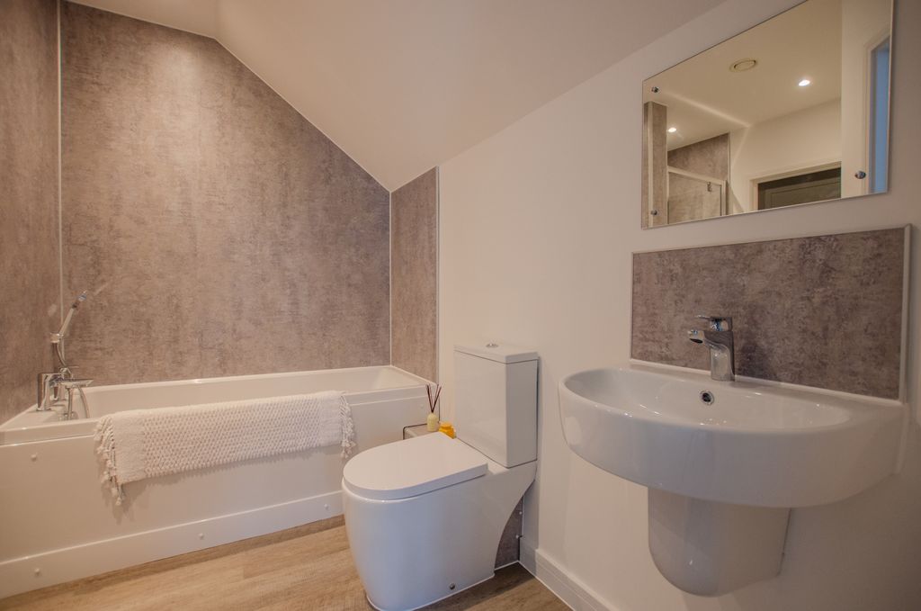 Additional image 5 of 2 bed flat for saleThe Yard, Lostwithiel, Cornwall PL22