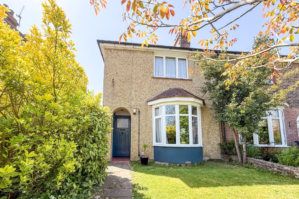 3 bed semi-detached house for saleEastbourne Road, Polegate BN26
