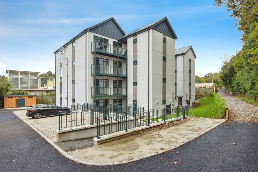 Additional image 3 of 1 bed flat for saleThe Yard, Lostwithiel, Cornwall PL22