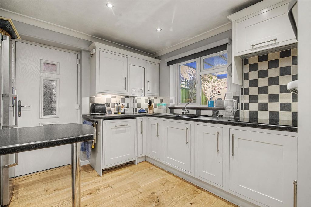 Additional image 4 of 4 bed detached house for saleNewent, Gloucestershire GL18