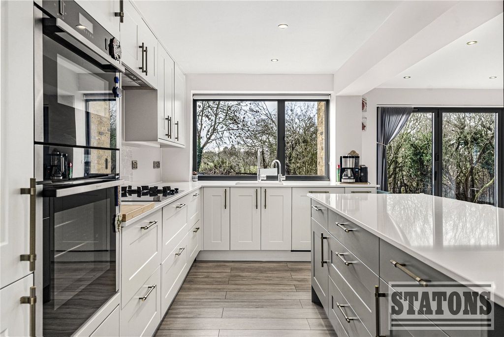 Additional image 7 of 5 bed detached house for saleThe Avenue, Potters Bar, Hertfordshire EN6