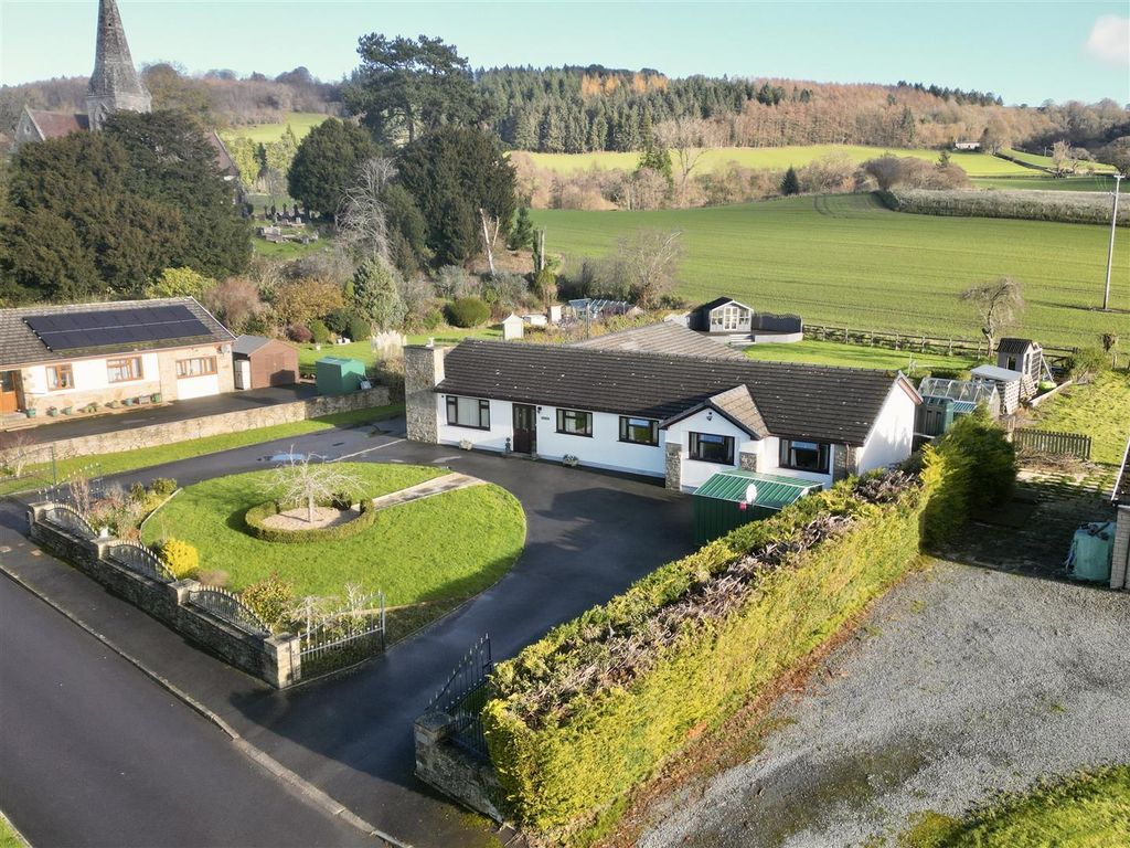 5 bed detached bungalow for saleEvenjobb, Presteigne LD8
