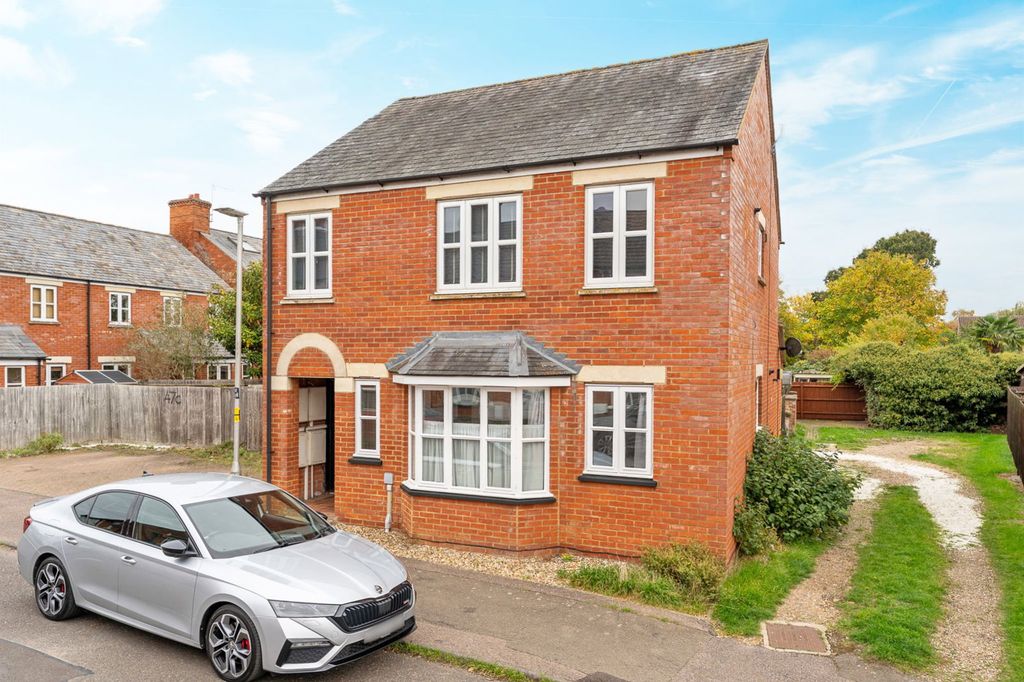 2 bed flat for saleNewton Street, Olney MK46