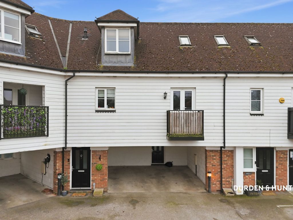 2 bed flat for saleEpping Road, Ongar CM5