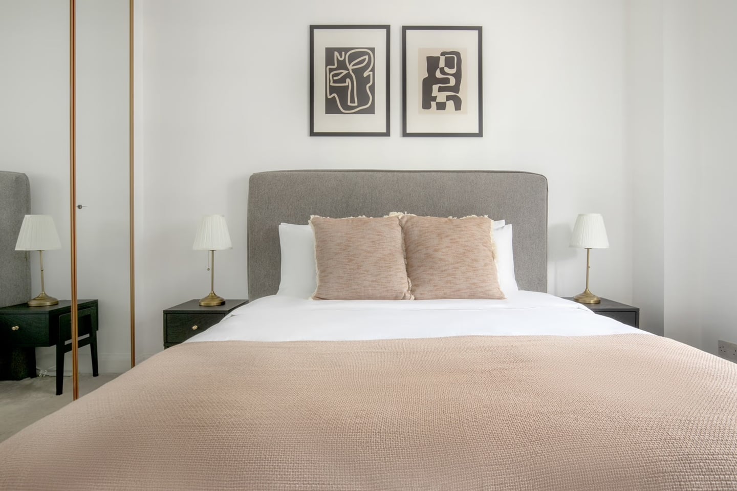 2 Bed Flat, North Block, SE1, N1 7GU photo 3