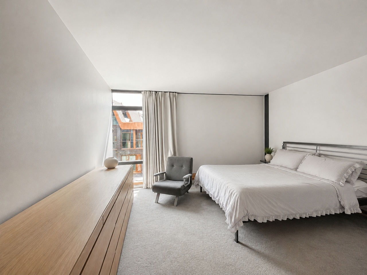 3 Bed Flat, Parliament View Apartments, SE1, N1 7GU photo 2