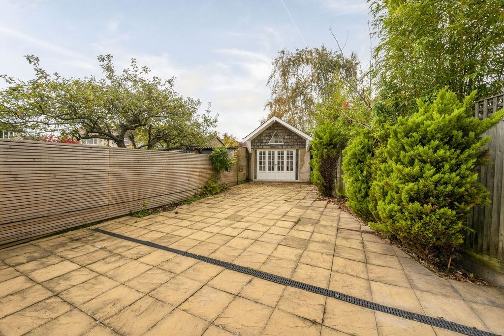 Additional image 2 of 5 bed semi-detached house for saleThurleston Avenue, Morden SM4