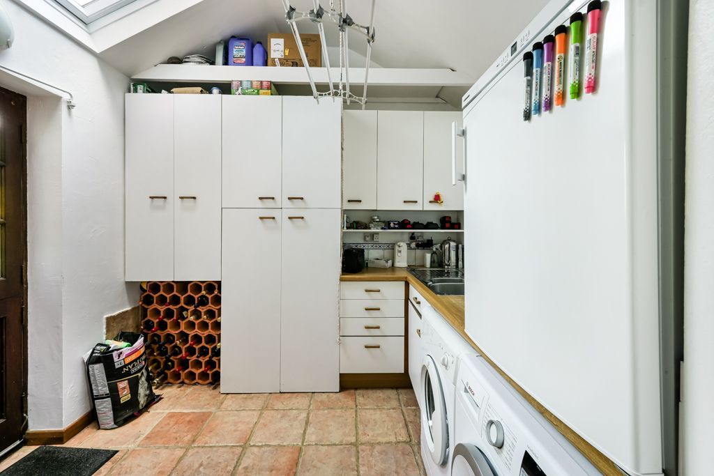 Additional image 12 of 6 bed detached house for salePeter Avenue, Oxted RH8