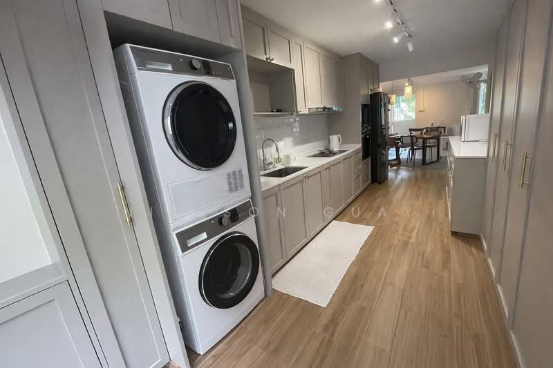 847 Woodlands Street 82 photo 4