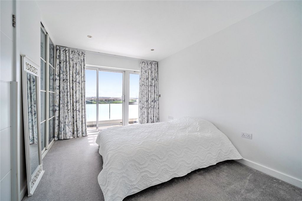 Additional image 8 of 2 bed flat for salePentire Avenue, Newquay, Cornwall TR7