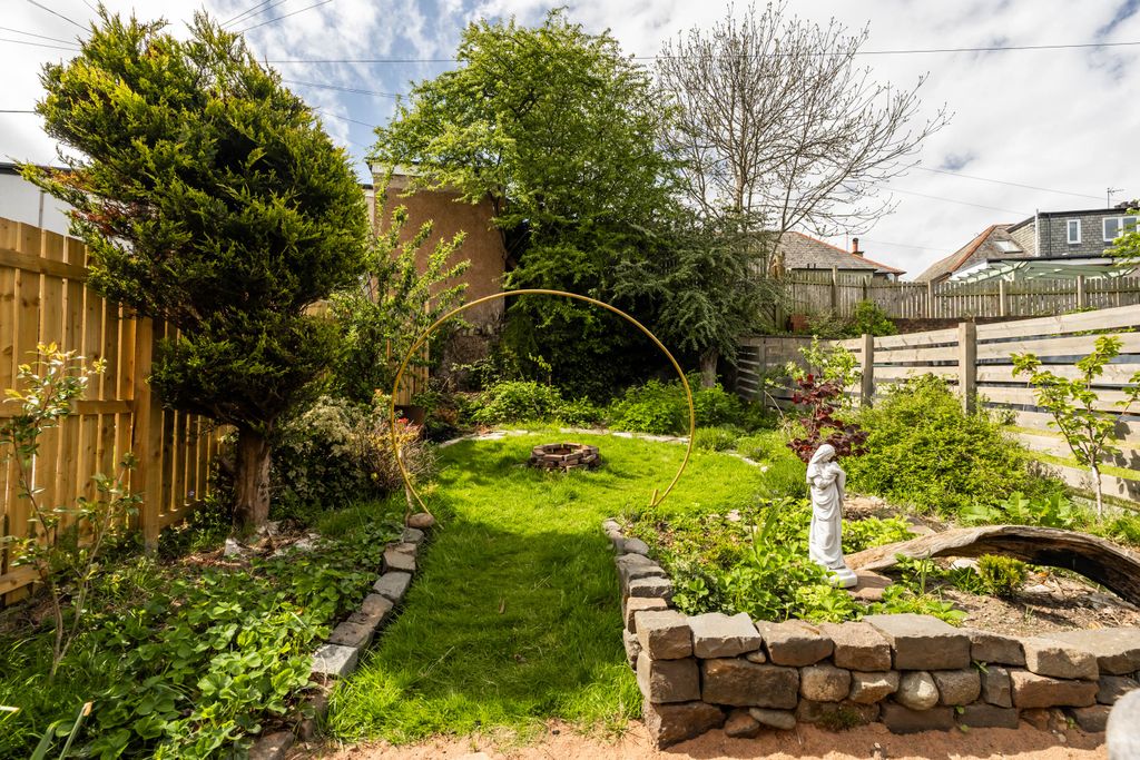 Additional image 20 of 2 bed flat for sale20 Eskview Crescent, Musselburgh EH21