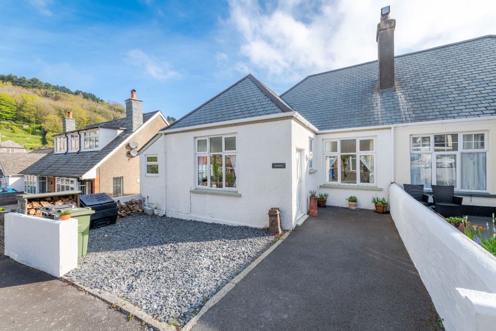 2 bed bungalow for saleBelle Vue Avenue, Lynton EX35