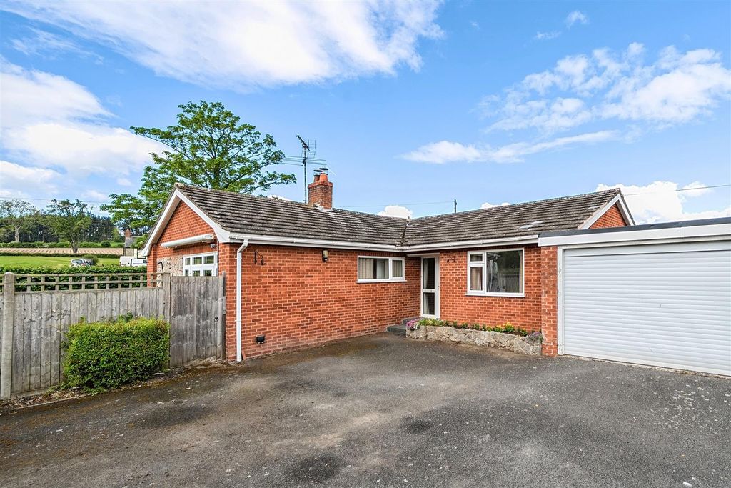 3 bed detached bungalow for saleTitley, Kington HR5