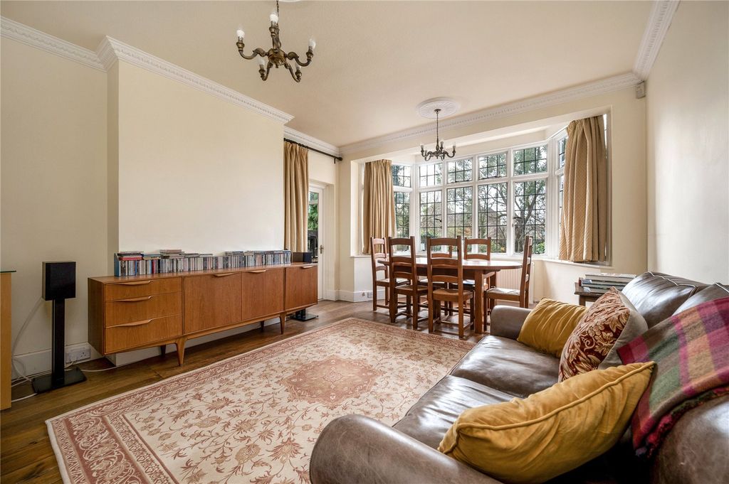 4 bed detached house for saleWesternhay Road, Stoneygate, Leicester LE2 photo 2