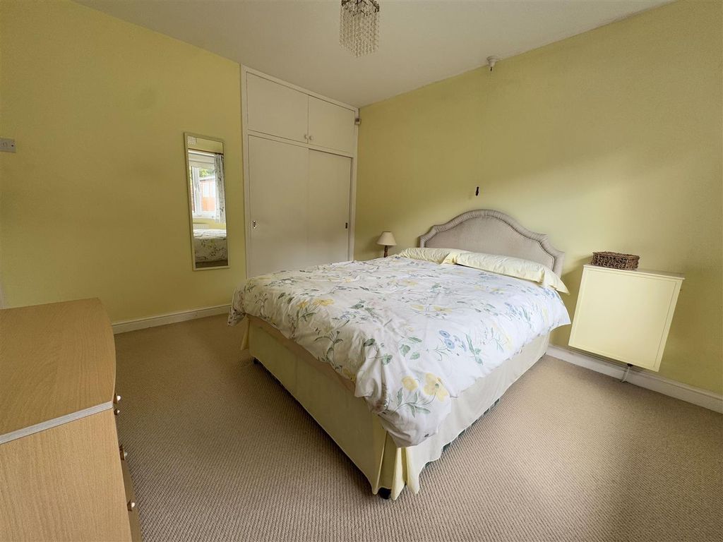 Additional image 16 of 3 bed detached bungalow for saleKnottingley Road, Pontefract WF8