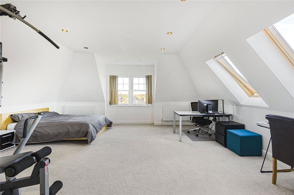 Additional image 20 of 5 bed detached house for saleWestwood Close, Potters Bar, Hertfordshire EN6