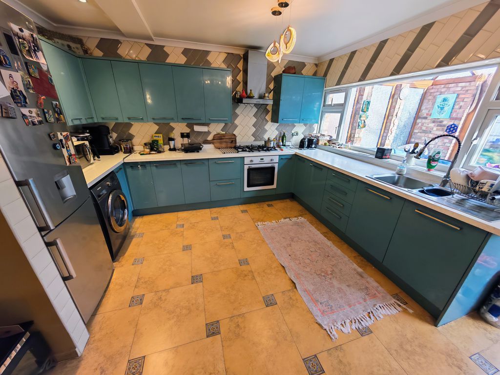 Additional image 2 of 4 bed semi-detached house for saleOld Ruislip Road, Northolt UB5