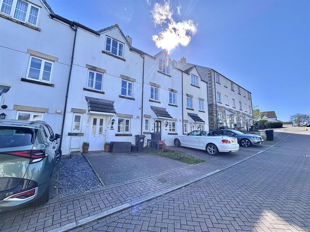3 bed town house for saleAusten Close, Par PL24