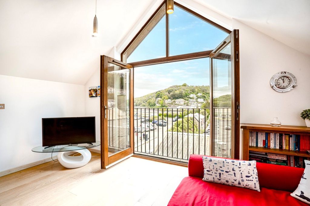 2 bed flat for saleThe Creekside, Looe, Cornwall PL13 photo 5