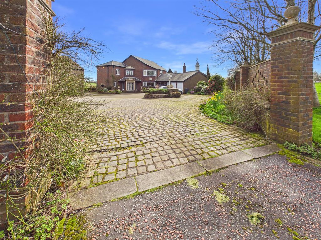 Additional image 2 of 4 bed detached house for saleDelph Farm, Scarth Hill, Lathom, Ormskirk L39