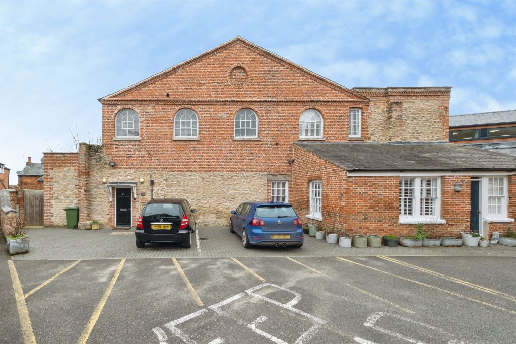 Additional image 19 of 3 bed semi-detached house for saleHigh Street, Newport Pagnell MK16
