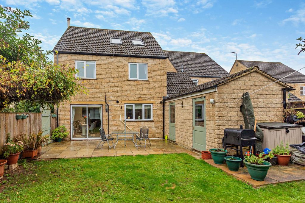 Additional image 2 of 4 bed link detached house for salePerrinsfield, Lechlade, Gloucestershire GL7
