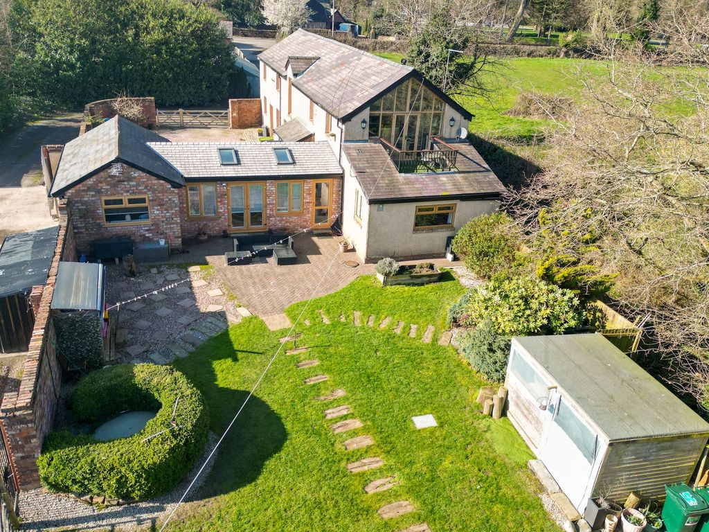 4 bed barn conversion for saleLiverpool Road, Neston CH64