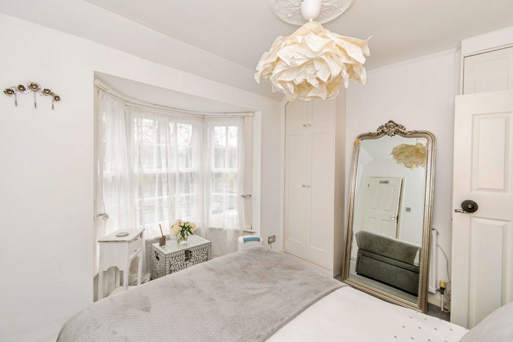 Additional image 4 of 1 bed flat for saleGosport Lane, Lyndhurst, Hampshire SO43