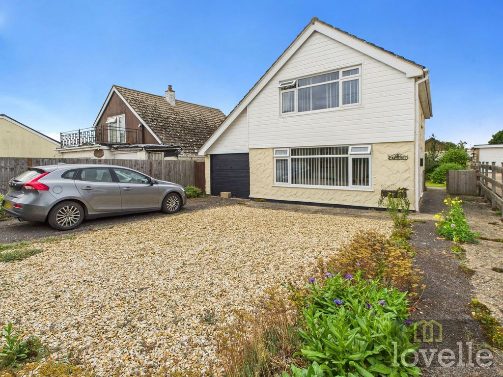 2 bed detached bungalow for saleTrusthorpe Road, Sutton-On-Sea, Mablethorpe LN12