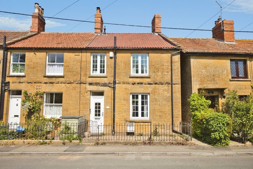 2 bed end terrace house for saleWater Street, Martock, Somerset TA12