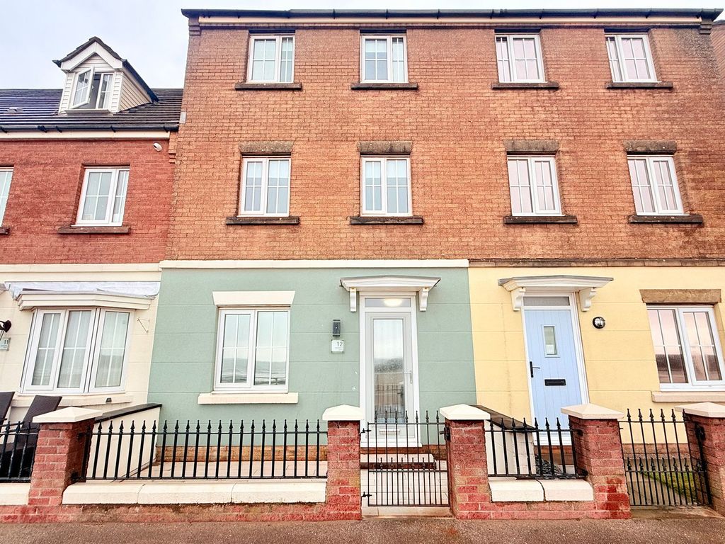 4 bed town house for saleMariners Quay, Port Talbot SA12