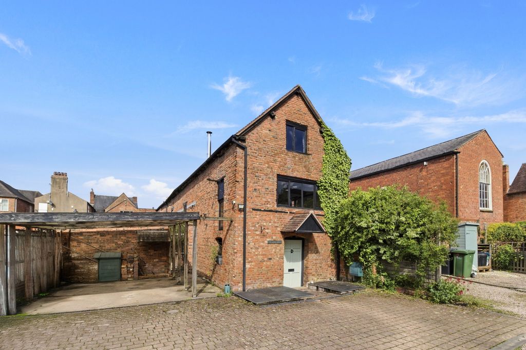 3 bed semi-detached house for saleChurch Lane, Ledbury HR8
