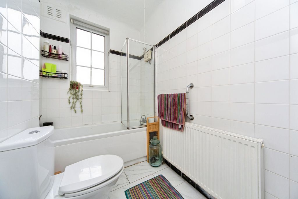 Additional image 4 of 2 bed flat for saleVictoria Gardens, Prenton CH43
