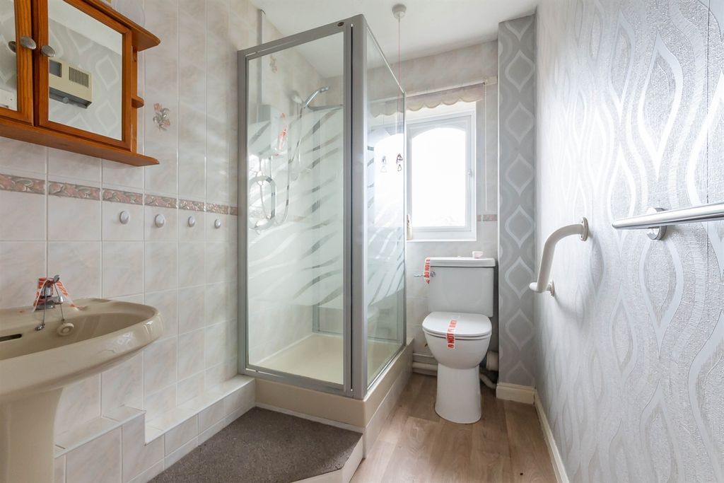 Additional image 9 of 2 bed flat for saleNewnham Green, Maldon CM9
