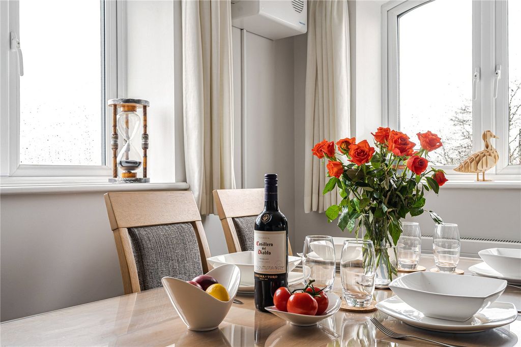 Additional image 6 of 2 bed flat for saleStation Road, Pulborough, West Sussex RH20