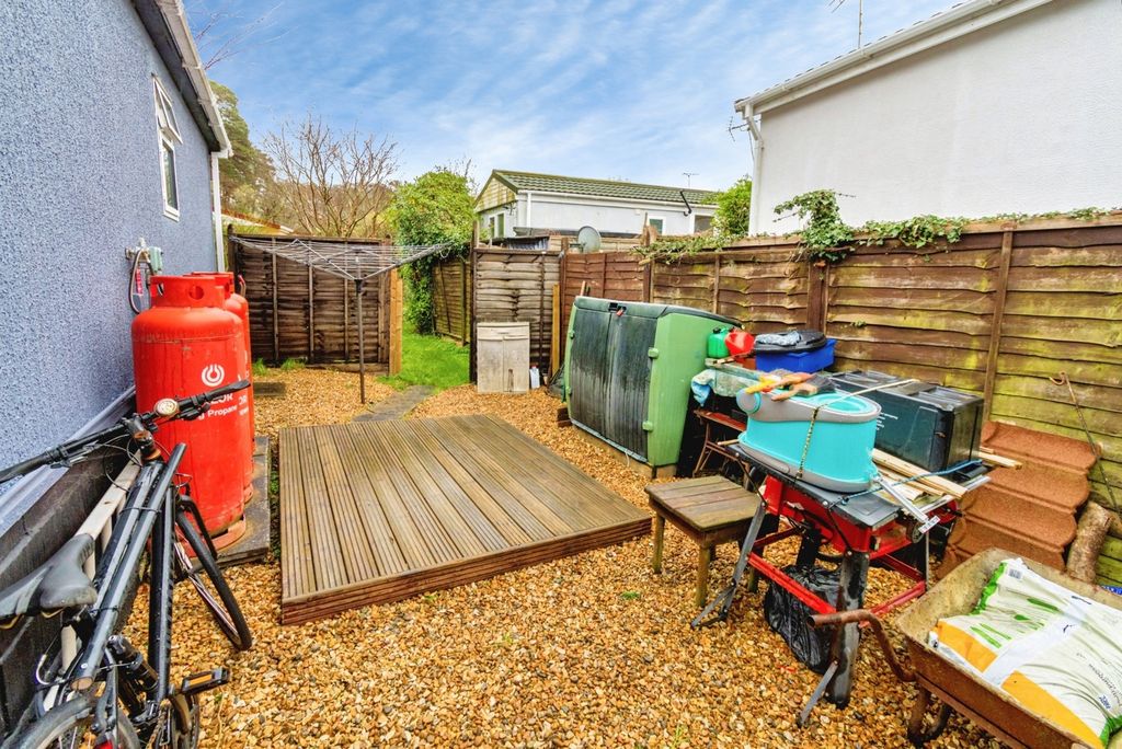 Additional image 9 of 1 bed mobile/park home for saleThatched Cottage Park, Southampton Road, Lyndhurst, Hampshire SO43