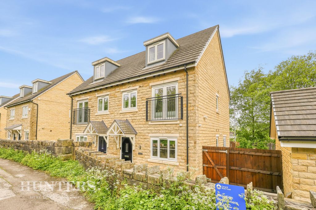 3 bed semi-detached house for saleLockside, Littleborough OL15