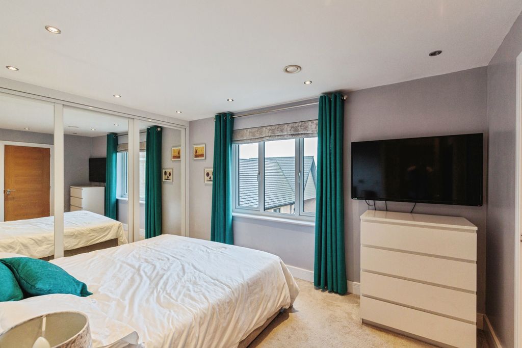 Additional image 10 of 2 bed flat for saleVictory Boulevard, Lytham St. Annes FY8
