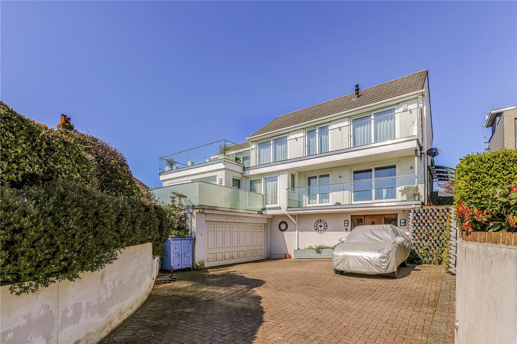 4 bed detached house for saleWhitecliff Road, Poole Park, Poole, Dorset BH14