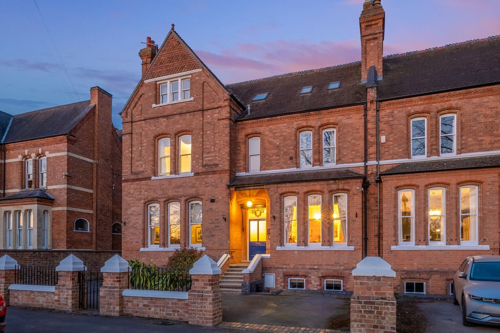 Additional image 2 of 7 bed villa for saleArlington Avenue, Leamington Spa, Warwickshire CV32