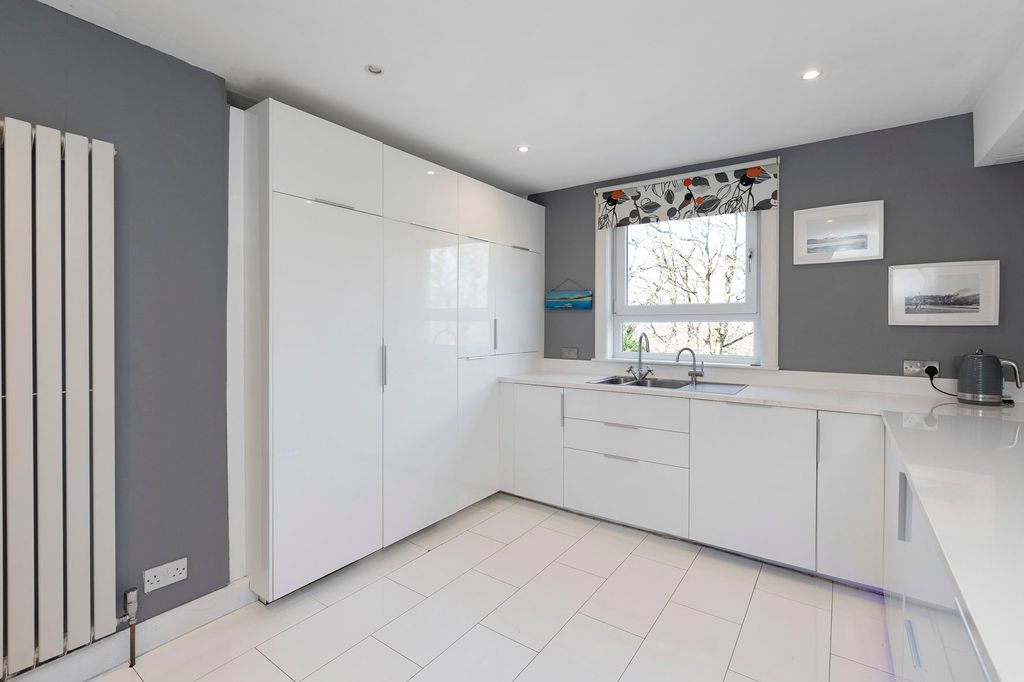 Additional image 5 of 5 bed town house for sale48 St. Baldreds Road, North Berwick EH39