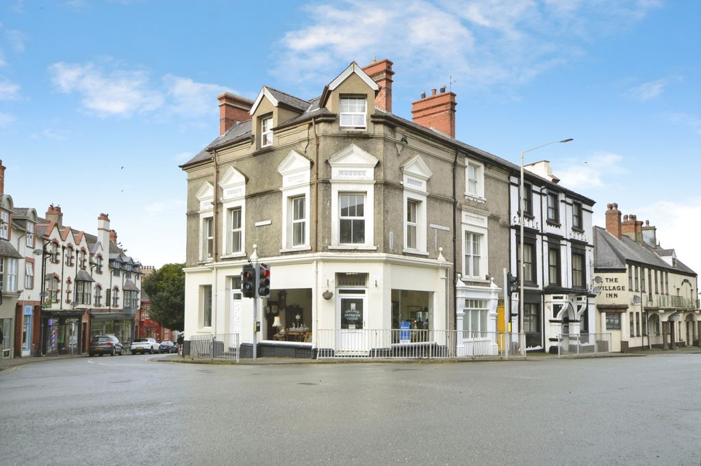 4 bed end terrace house for saleHarrison Monarch Buildings, Penmaenmawr Road, Llanfairfechan, Conwy LL33