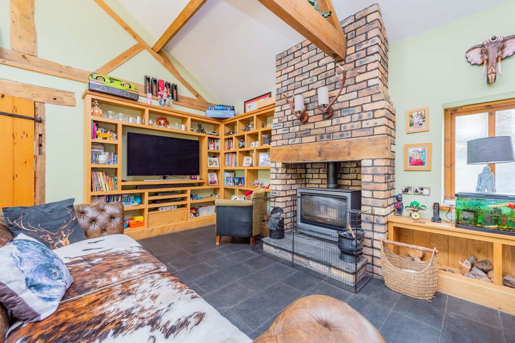 4 bed barn conversion for saleCoed-Y-Go, Oswestry SY10 photo 5