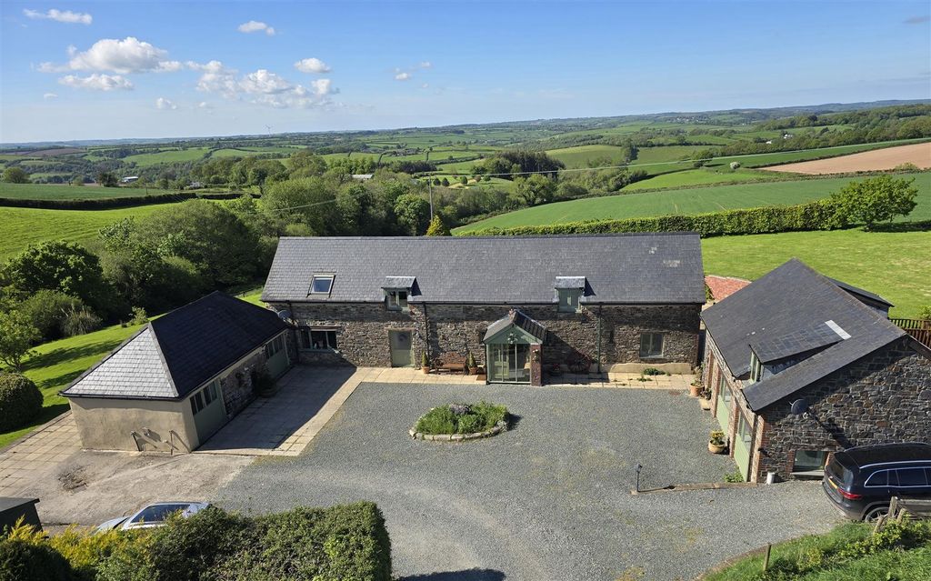 6 bed barn conversion for saleLifton, Launceston PL16